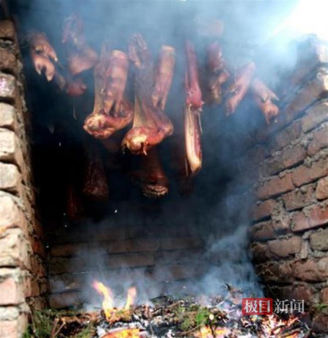 多米体育四川通江县就“禁止私熏腊肉并指定熏制点”致歉巴中市执法局：已展开调查(图2)